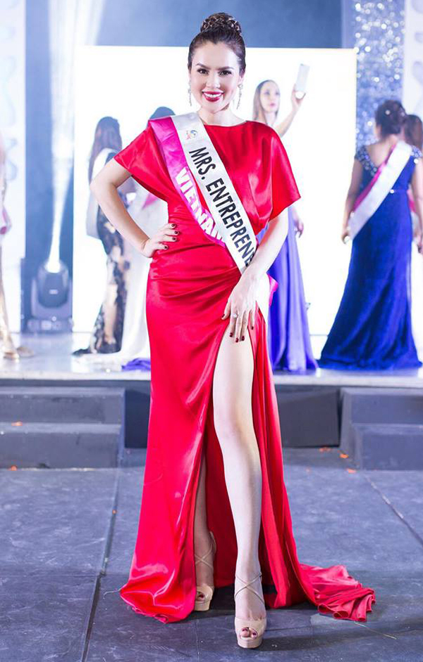 Dương Yến Ngọc giành giải Hoa hậu Quý bà Hòa bình châu Á