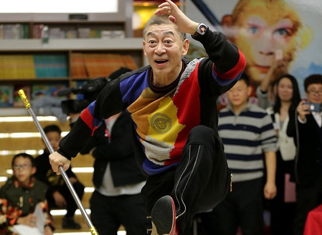 Dân mạng chán ngán khi Lục Tiểu Linh Đồng lại múa gậy Như Ý kiếm tiền