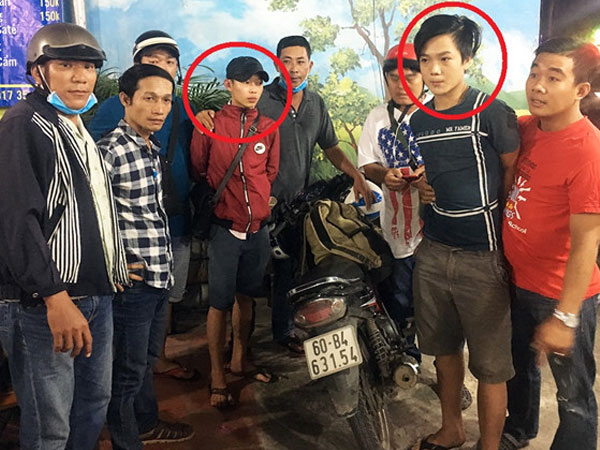 Hai nghi can trộm xe máy buổi trưa, đến tối bị ‘hiệp sĩ’ bắt