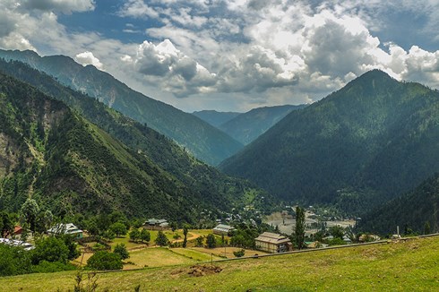 Cảnh sát Ấn Độ bắt nhà báo Pháp quay phim trái phép ở Kashmir
