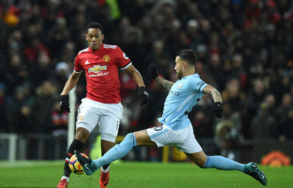 Man City đánh bại Man Utd, giành chức vô địch lượt đi Ngoại hạng Anh