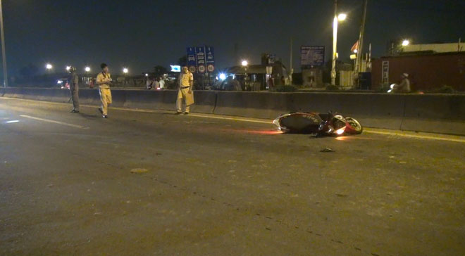 TP. HCM: Băng qua đường, bé trai 12 tuổi bị xe máy tông nguy kịch