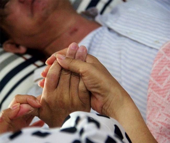 Chuyện tình muộn màng của người phụ nữ nên duyên vợ chồng từ cốc trà đá