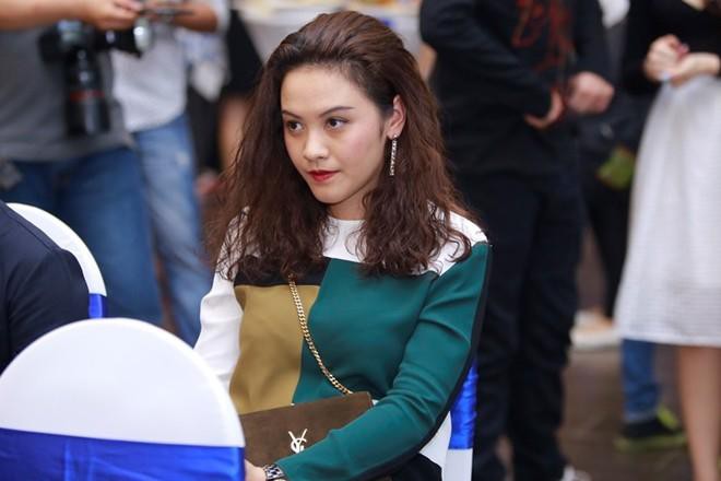 Những người vợ vừa giàu vừa giỏi đứng sau ánh hào quang của các nam nghệ sĩ Việt