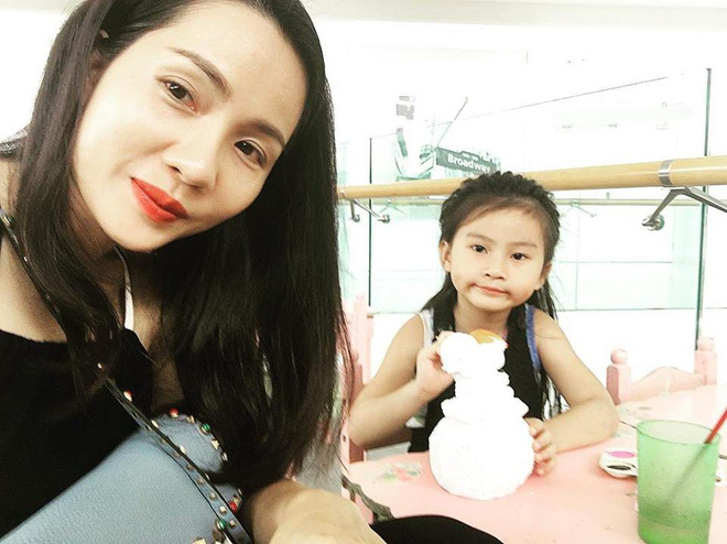 Những người vợ vừa giàu vừa giỏi đứng sau ánh hào quang của các nam nghệ sĩ Việt Những người vợ vừa giàu vừa giỏi đứng sau ánh hào quang của các nam nghệ sĩ Việt
