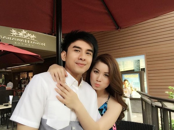Những người vợ vừa giàu vừa giỏi đứng sau ánh hào quang của các nam nghệ sĩ Việt Những người vợ vừa giàu vừa giỏi đứng sau ánh hào quang của các nam nghệ sĩ Việt