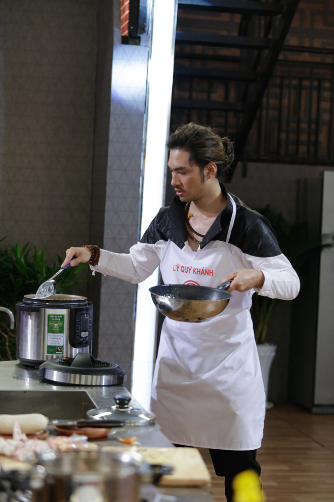 Lơ là và khinh địch, Lý Quí Khánh suýt chút nữa bị loại tại Vua đầu bếp Việt