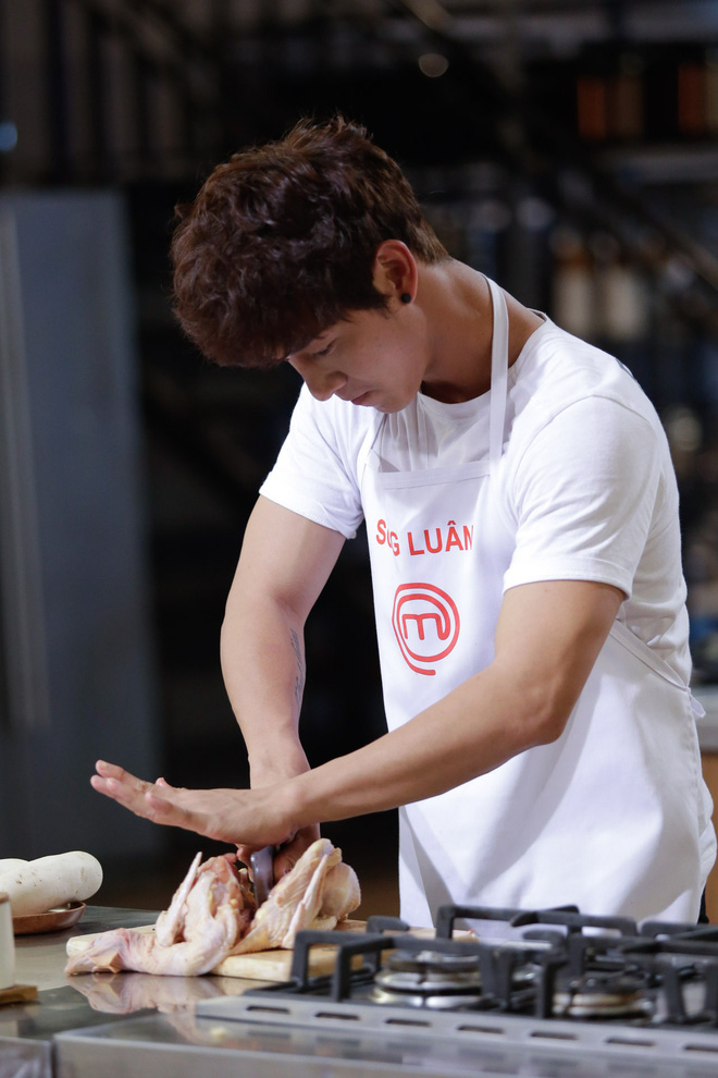 Lơ là và khinh địch, Lý Quí Khánh suýt chút nữa bị loại tại Vua đầu bếp Việt