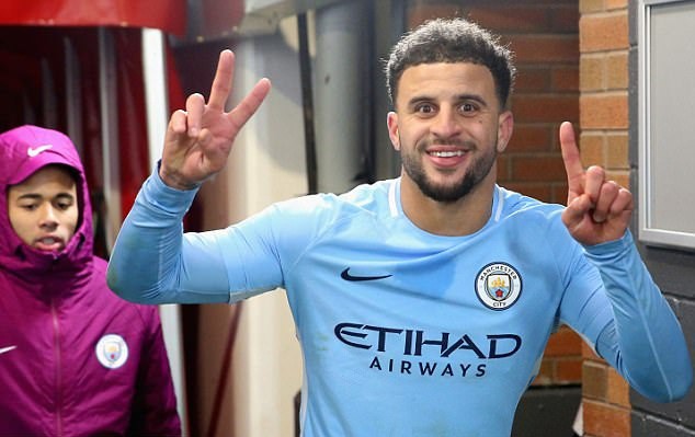 Diễn biến mới vụ ẩu đả ở Old Trafford: Rojo dẫn đồng đội đi trả thù cho Mourinho