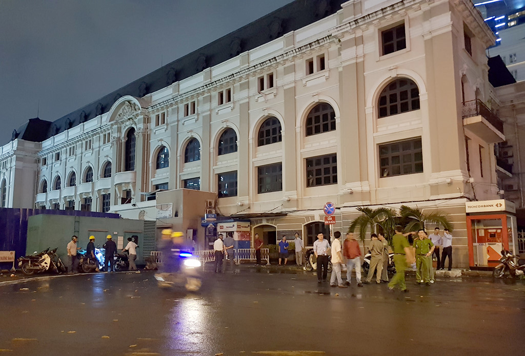 Cháy trạm phát điện Nhà hát TP.HCM, gần trăm khán giả hốt hoảng