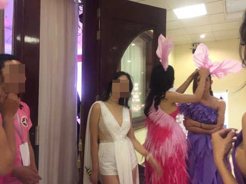 Tâm sự của hotgirl chuyển giới uống thuốc tránh thai để có ngực khủng