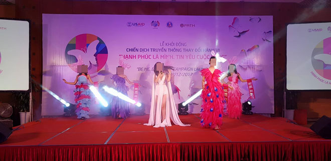 Tâm sự của hotgirl chuyển giới uống thuốc tránh thai để có ngực khủng