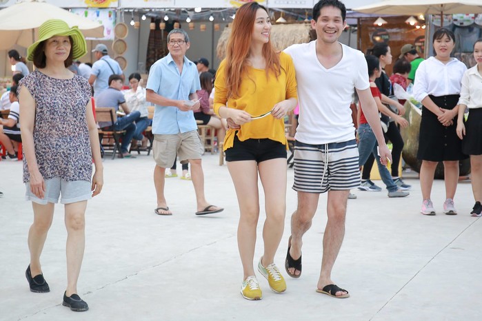 Vừa về nước, Ngân Khánh giản dị đi chơi cùng chồng đại gia