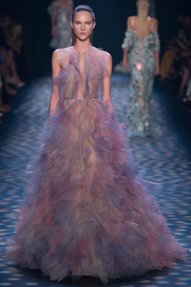 Đẹp lịm tim thế này, sắc tím được chọn là bà hoàng của năm mới hoàn toàn xứng đáng!