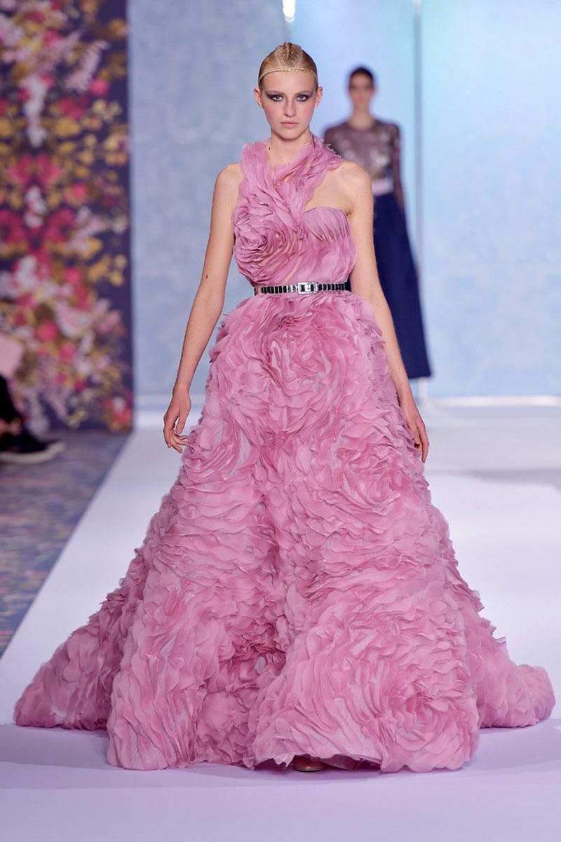 Đẹp lịm tim thế này, sắc tím được chọn là bà hoàng của năm mới hoàn toàn xứng đáng!