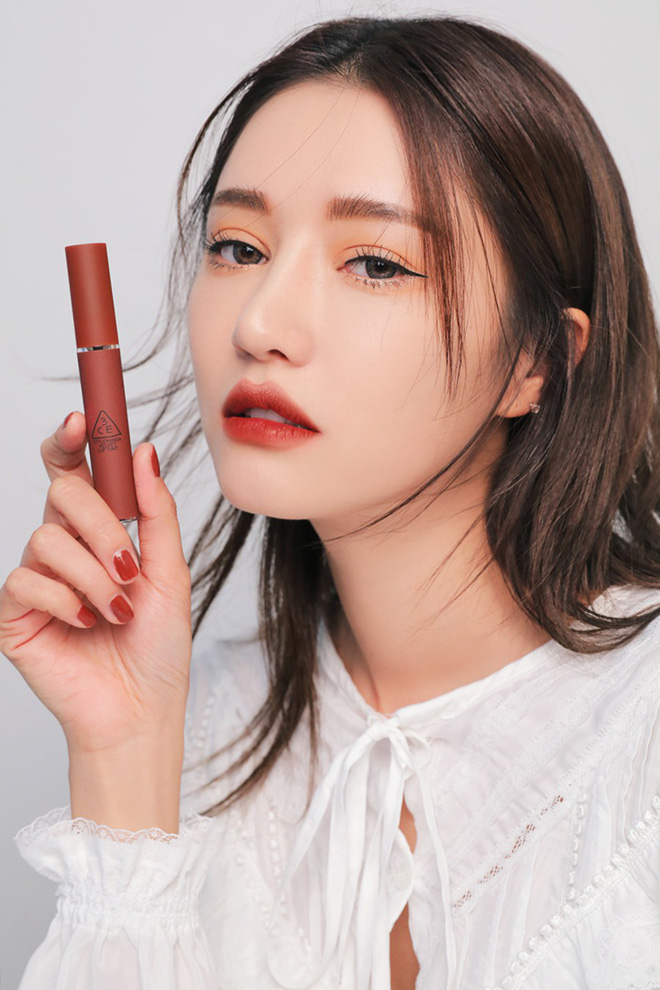 9 thỏi son đúng chuẩn trendy mà hội mê son chẳng thể bỏ qua cho dịp cuối năm 9 thỏi son đúng chuẩn trendy mà hội mê son chẳng thể bỏ qua cho dịp cuối năm