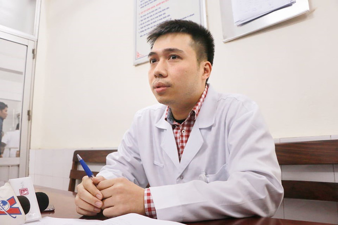 Nạn nhân kể lại giây phút lan can sụp đổ khiến hàng chục học sinh đang chơi đùa rơi xuống đất