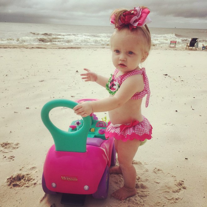 Bé gái 17 tháng tuổi mất mạng vì sự bất cẩn của bố mẹ khi để con ngủ trong phòng riêng