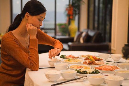 Chị em hiến kế cách xử chồng mê nhậu quên về