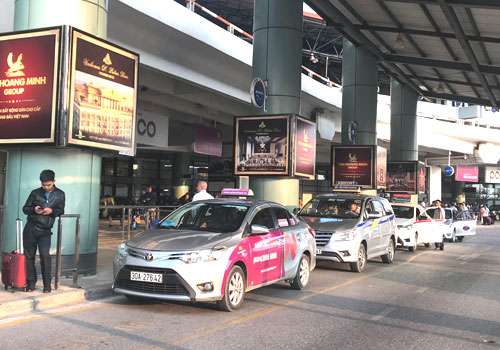 Bộ Giao thông yêu cầu điều chỉnh niên hạn taxi hoạt động ở Nội Bài