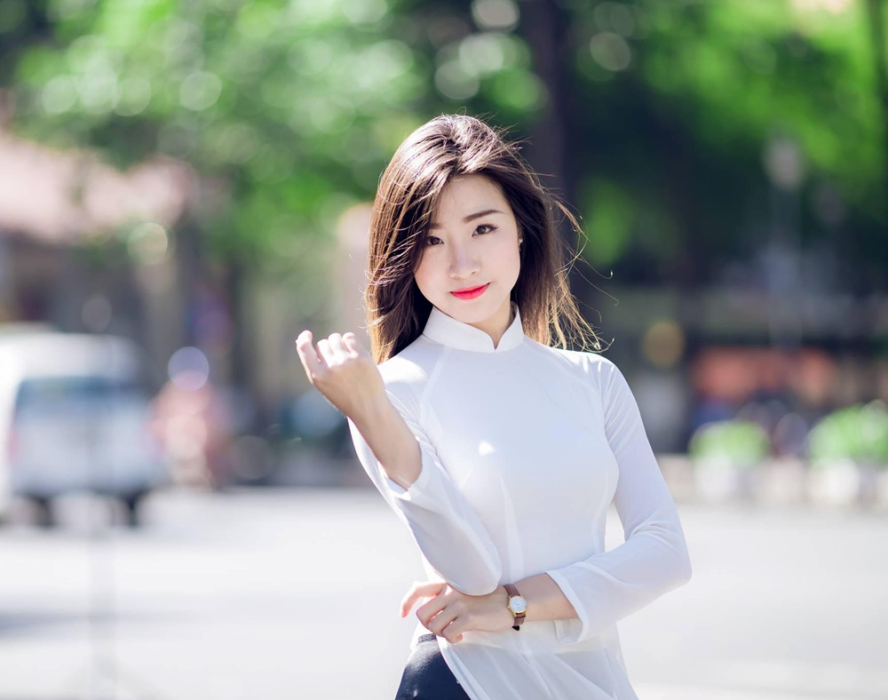 Á khôi ĐH Kinh tế TP.HCM lọt top 45 Hoa hậu Hoàn vũ là ai?