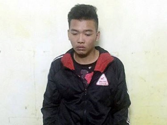 Gã trai bán dao, kiếm trên mạng xã hội bị tạm giữ