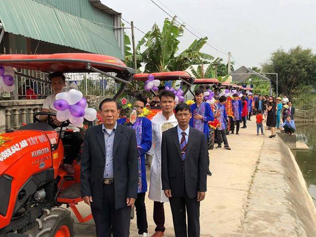 Chú rể Hải Dương mang 8 máy cày đi hỏi vợ gây sốt cộng đồng mạng