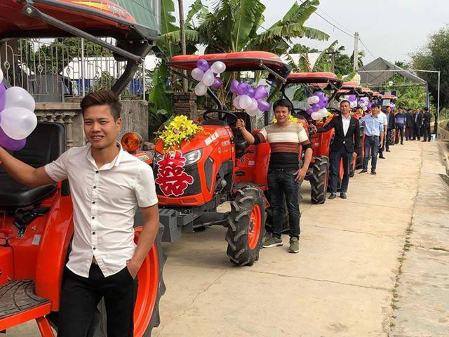 Chú rể Hải Dương mang 8 máy cày đi hỏi vợ gây sốt cộng đồng mạng