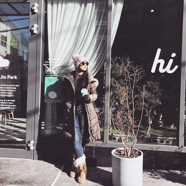 Các người đẹp Việt thời thượng hết nấc khi diện những thiết kế áo khoác quen thuộc của mùa đông