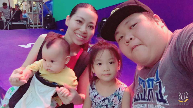 Ông bố to như khủng long kể chuyện bị con gái 3 tuổi bắt nạt ra mặt mà không dám phản kháng Ông bố to như khủng long kể chuyện bị con gái 3 tuổi bắt nạt ra mặt mà không dám phản kháng