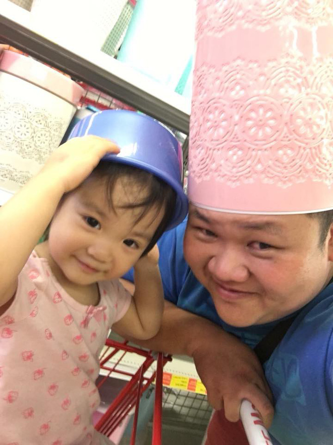 Ông bố to như khủng long kể chuyện bị con gái 3 tuổi bắt nạt ra mặt mà không dám phản kháng