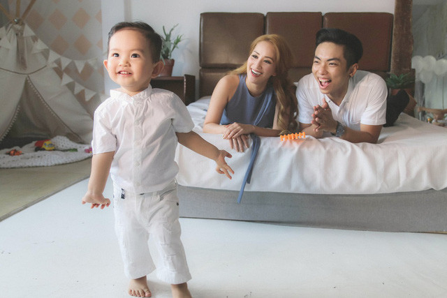 Hành trình chinh phục gia đình bạn đời từ ghét sang yêu của các sao Việt Hành trình chinh phục gia đình bạn đời từ ghét sang yêu của các sao Việt