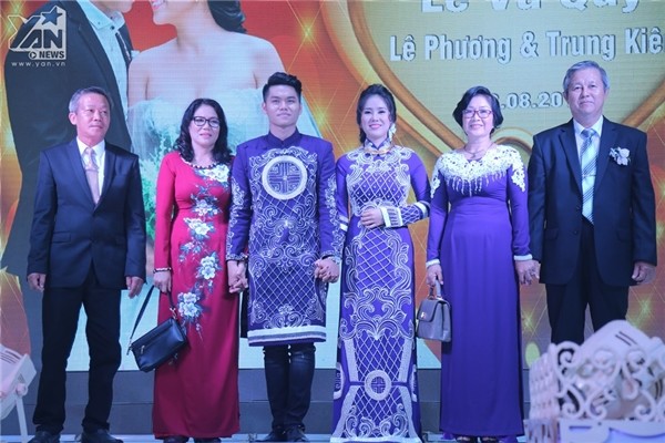 Hành trình chinh phục gia đình bạn đời từ ghét sang yêu của các sao Việt Hành trình chinh phục gia đình bạn đời từ ghét sang yêu của các sao Việt