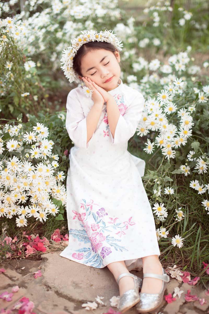 Cúc họa mi nở rộ: Ngọc Hân, Thanh Tú cũng chen chân chụp ảnh khoe dáng