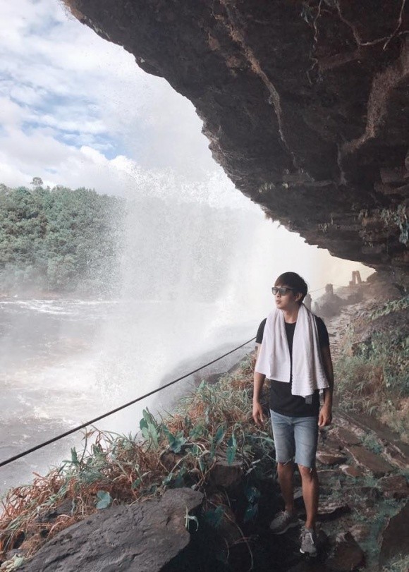 Từng làm lơ xe, đi phục vụ quán ăn, hiện Hồ Quang Hiếu giàu có đến mức nào?