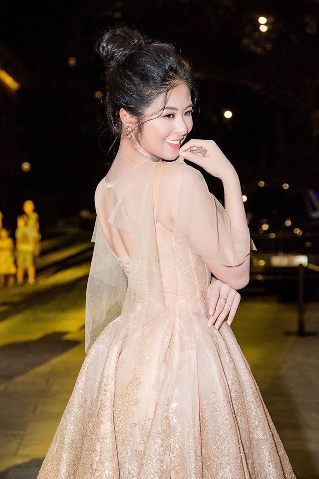 Kỳ Duyên - Ngọc Hân: Hành trình Nữ hoàng scandal và thảm họa nhan sắc bước qua thảm đỏ đầy gai Kỳ Duyên - Ngọc Hân: Hành trình Nữ hoàng scandal và thảm họa nhan sắc bước qua thảm đỏ đầy gai