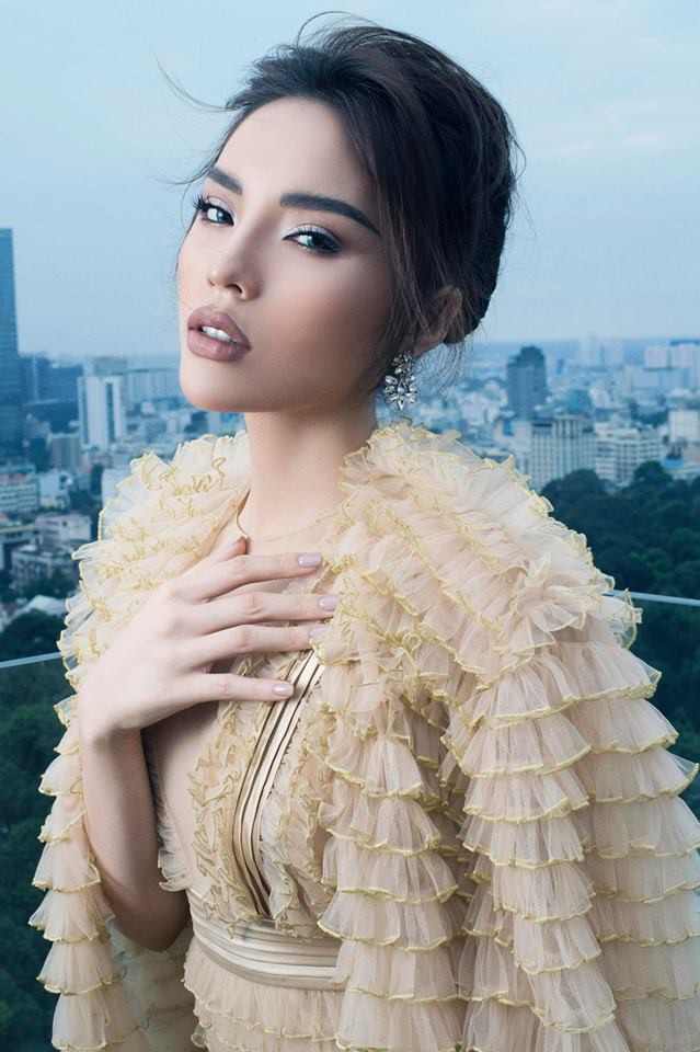 Kỳ Duyên - Ngọc Hân: Hành trình Nữ hoàng scandal và thảm họa nhan sắc bước qua thảm đỏ đầy gai Kỳ Duyên - Ngọc Hân: Hành trình Nữ hoàng scandal và thảm họa nhan sắc bước qua thảm đỏ đầy gai