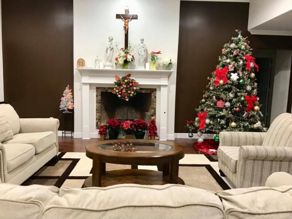 Khám phá không gian nhà Hồng Ngọc ở Mỹ khi Noel 2017 đang đến gần