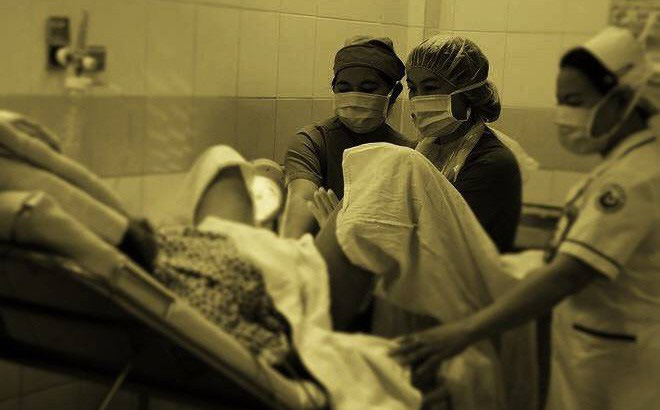 Phòng sinh mới là nấm mồ của tình yêu - chuyện các ông chồng nên bỏ lon bia để đọc