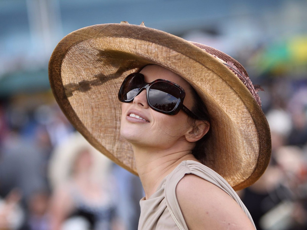 Giới siêu giàu trả lương cho giúp việc, quản gia như thế nào?