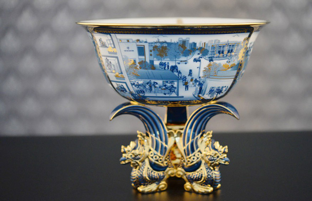 Quà tặng chén ngọc cho đại biểu Đại hội Đoàn là không chính xác