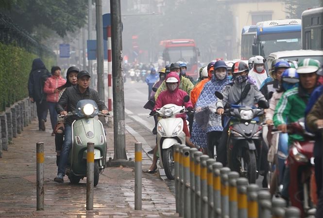 Hà Nội đề xuất phạt nguội vi phạm lòng đường, vỉa hè