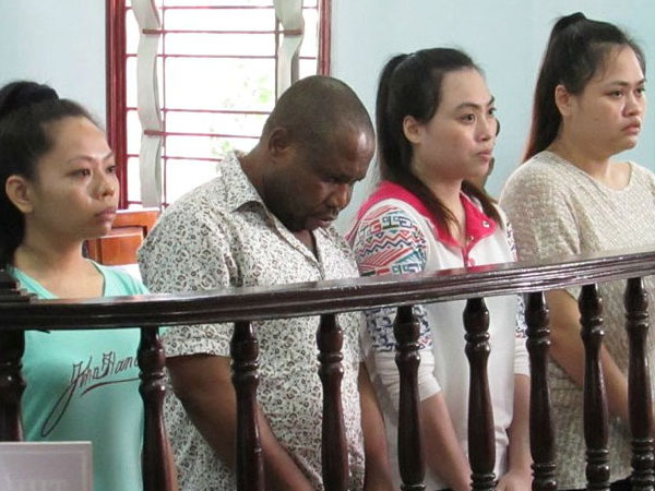 Tuyên án người nước ngoài lừa đảo gần 40 phụ nữ Việt qua Facebook