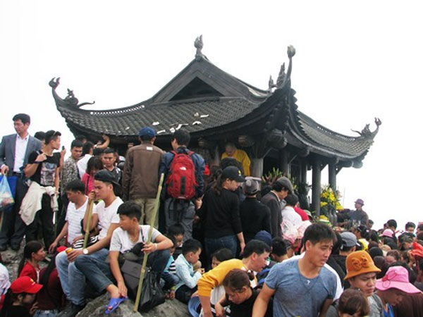 Quảng Ninh thu phí tham quan Yên Tử sau 10 năm dừng thu