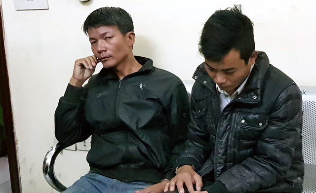 Hà Nội: CSGT chạy bộ gần 1km, quật ngã 2 tên cướp manh động