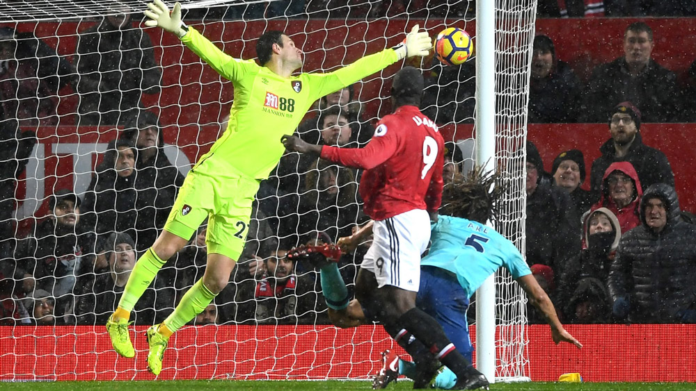 MU thắng rùa: Mourinho đang rất giống Van Gaal