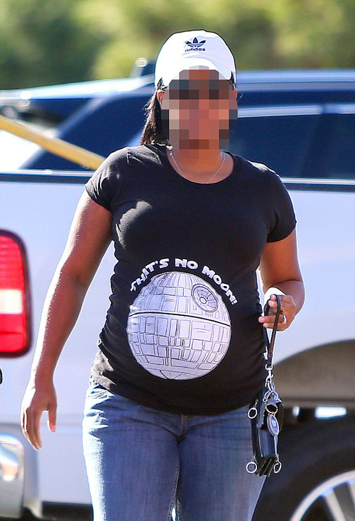 Hành trình vất vả có con thứ ba của Kim Kardashian