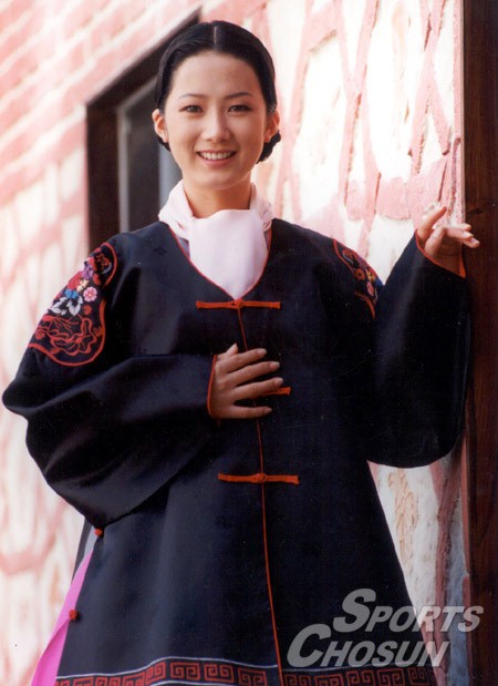 Bảo bối điện ảnh bí ẩn bậc nhất showbiz Hàn: Từ cô dâu bỏ trốn đến cuộc hôn nhân kín tiếng với gia đình quyền lực