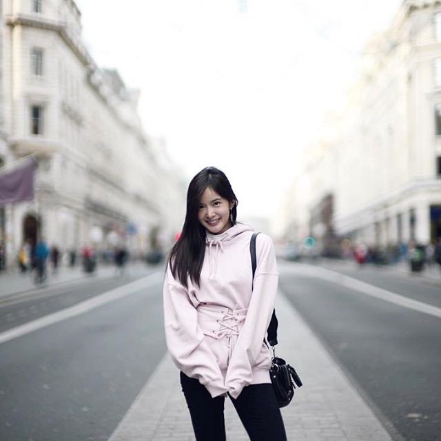 Càng vào cuối năm, street style các quý cô châu Á lại càng hay ho, thú vị