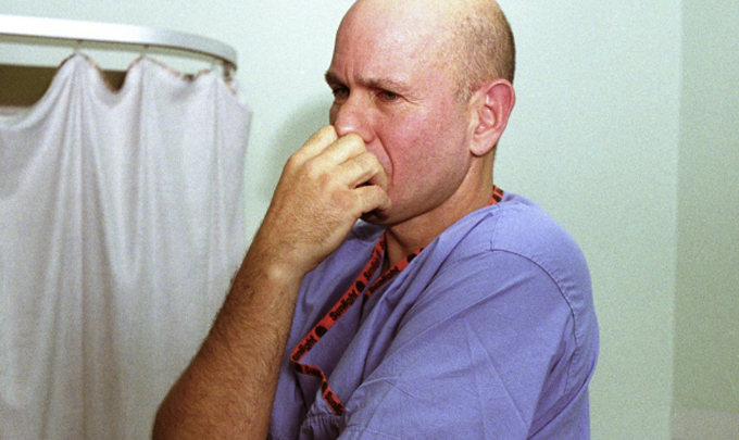 Chồng vào phòng sinh cùng vợ: Ưu và nhược điểm